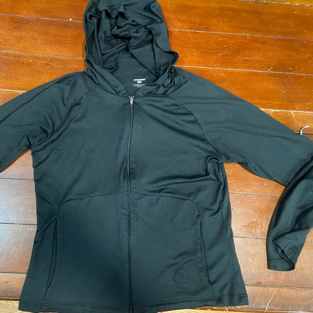 Black Patagonia zip up women’s medium excellent condition